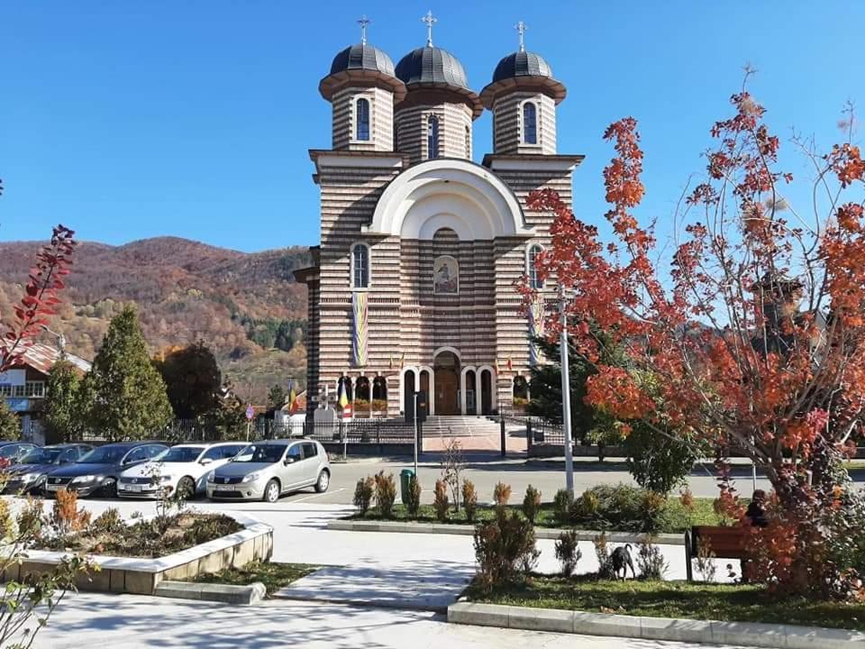 Cazare Apartament Cu 2 Camere Нехою Экстерьер фото